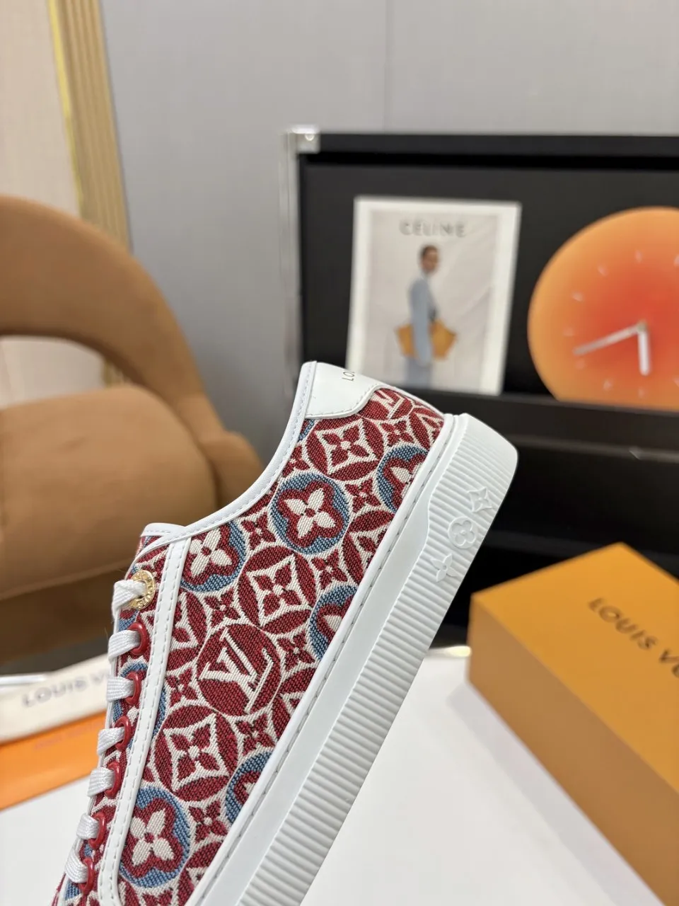 p580🐮🐮 LV couple skate shoes｜Classic jacquard, the ultimate code for a sweet outing! 👫** This pair of shoes is Louis Vuitton's love letter to fashionistas💌 - **classic presbyopic skate shoes**, the perfect choice for couples to go out on the street!  🔸 **Luxury details are a must-have**: Jacquard fabric  🔸 **So comfortable that you don’t want to take it off**: The sheepskin lining is skin-friendly and breathable, warm in autumn and winter without stuffing your feet, refreshing in spring and summer without being sticky, and you can wear it with a high-end feel in all seasons!  🔸 **Steady sense of security**: Non-slip rubber outsole, perfect grip, accompanying you through romantic streets.  **💑 Couple outfit inspiration**: ▪️ For boys, pair with leggings + baseball cap for a trendy street look!  ▪️ Girls can wear short skirts or shark pants, and the sweet and cool style is easy to choose~ **#Louis Vuitton #couple shoes #presbyopia classic** **👉 Click to collect and become the most fashionable CP in the circle of friends with him! ** Fabric: Imported cowhide/classic jacquard fabric Lining: Sheepskin lining Sole: Original rubber sole Size: Women’s size 35-42 (40/41/42 customized) Men’s size 39-45 (39.45 customized)